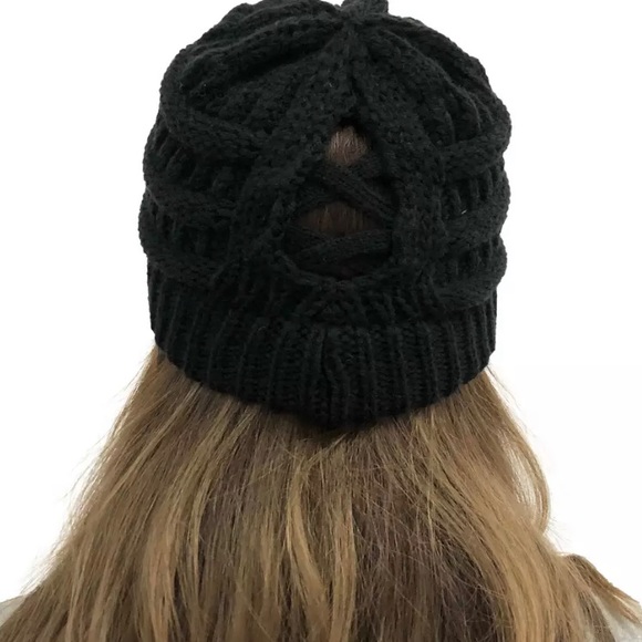 4 in 1 | Messy Bun Toque/ Beanie w/ Fur Pompom - Picture 6 of 7